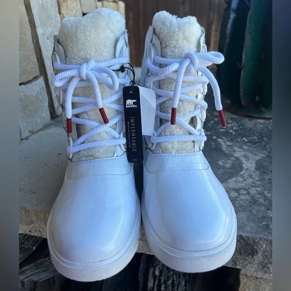 Sorel White Ankle Boots with Red Accents - Picture 2 of 16